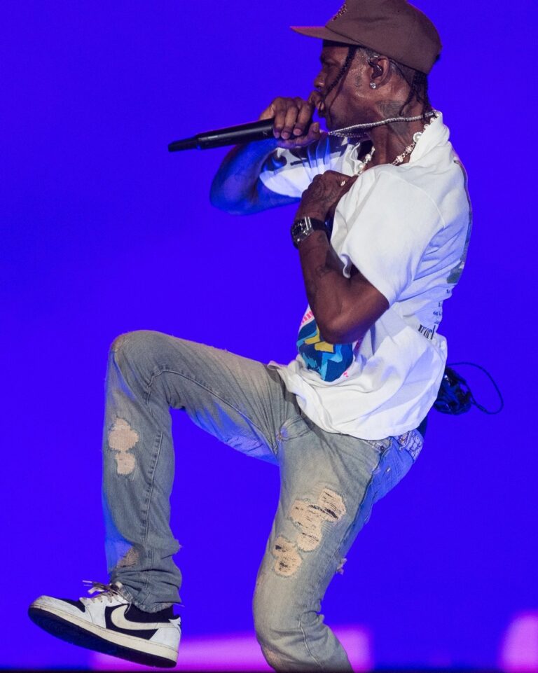 ã2022å¹´12æ5æ¥çºå£²äºå®ãTRAVIS SCOTT x NIKE AIR JORDAN 1 LOW âBlack/Phantomâ | ããã¥ããéå ±@è»¢å£²ãã­ã°